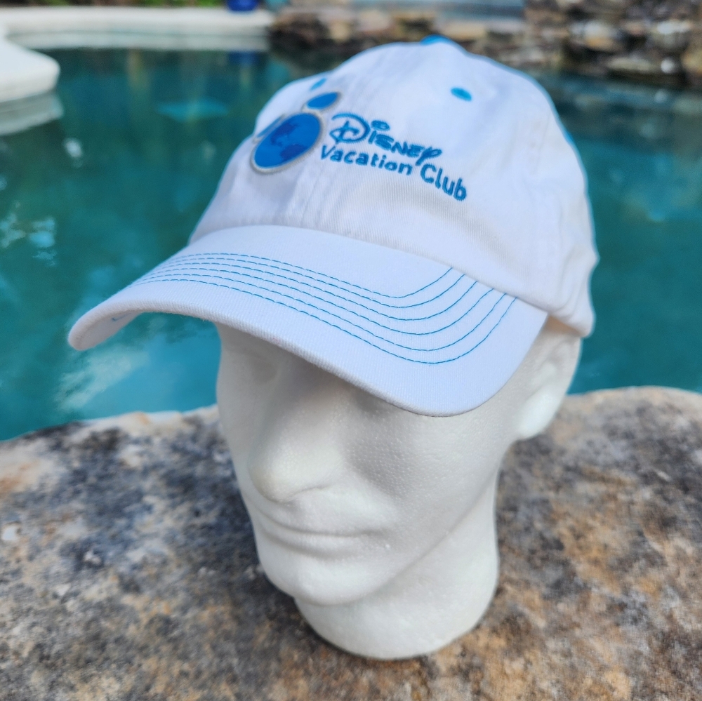 NWOT Disney Vacation Club Member Basball Hat